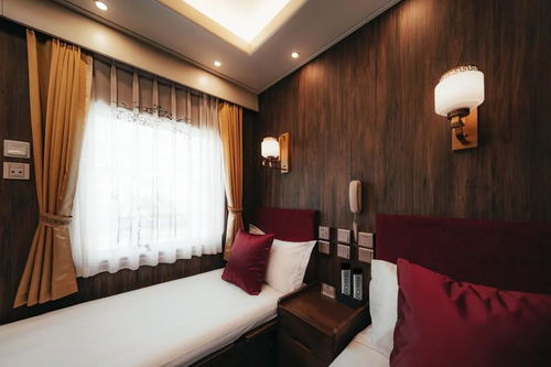 高端火車游 一票難求背后的性價(jià)比爭(zhēng)議與住宿服務(wù)挑戰(zhàn)